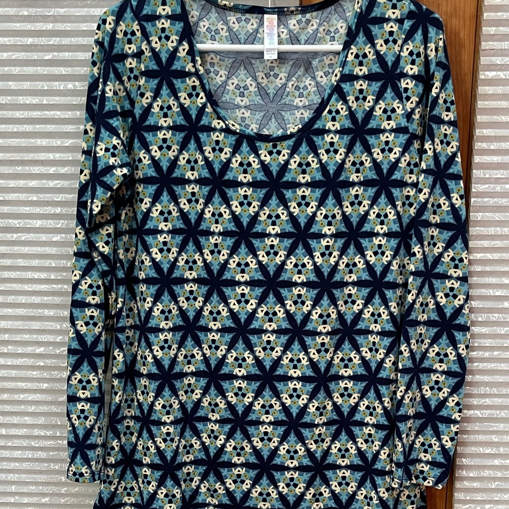 LuLaRoe long sleeved shirt